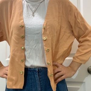 peach color top